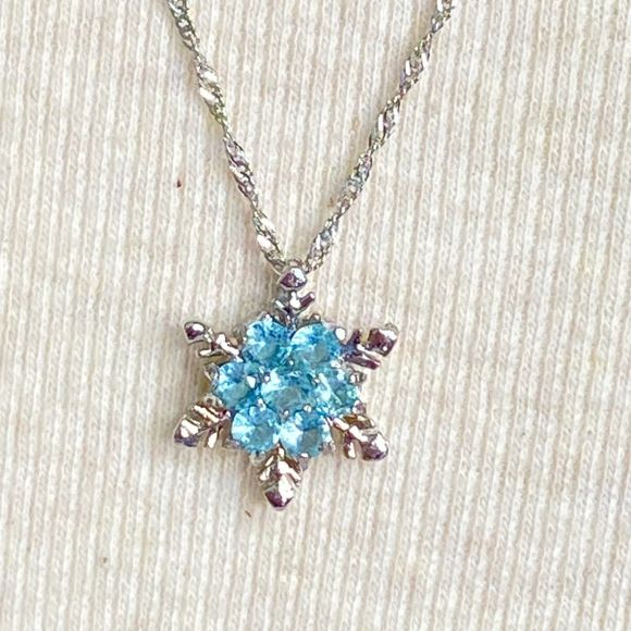 Silver Tone Chain Necklace With Aqua Blue Rhinestones Star Pendant - Picture 3 of 10